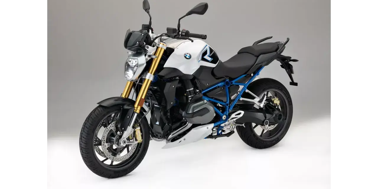 BMW R1200R: una moto deportiva con un diseño moderno y agresivo. Conoce su ficha técnica y prepárate para la aventura.