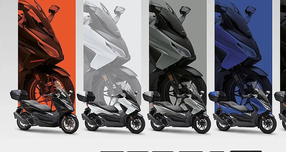 Variedad de honda forza 125 colores: negro, blanco, gris y azul. Elige tu estilo.