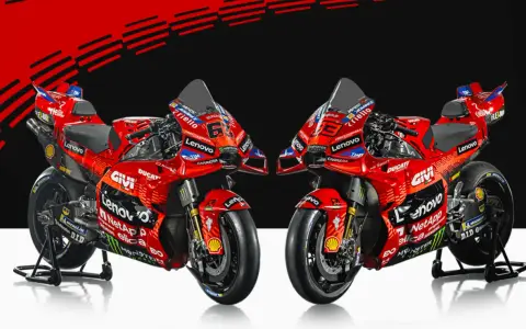 Dos motos Ducati rojas de MotoGP, listas para la competición. Las concesiones MotoGP son clave para el éxito.