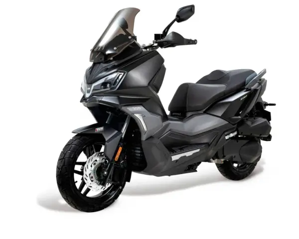 Scooter gris oscuro, ideal para tus desplazamientos urbanos. Diseñada para la ciudad, ofrece estilo y funcionalidad.
