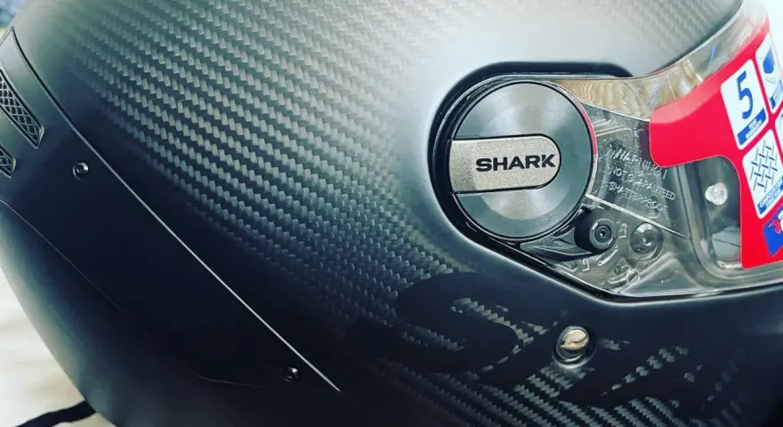 Casco Shark Spartan RS Carbon. Opiniones sobre su diseño y acabado en fibra de carbono.