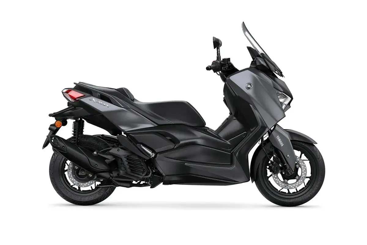 Scooter Yamaha XMAX gris oscuro. Ideal para quienes se preguntan cuando puedo conducir moto con carnet B.