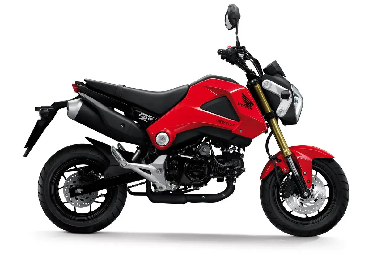 Honda roja, ideal para empezar a rodar. Motos para principiantes ágiles y divertidas.