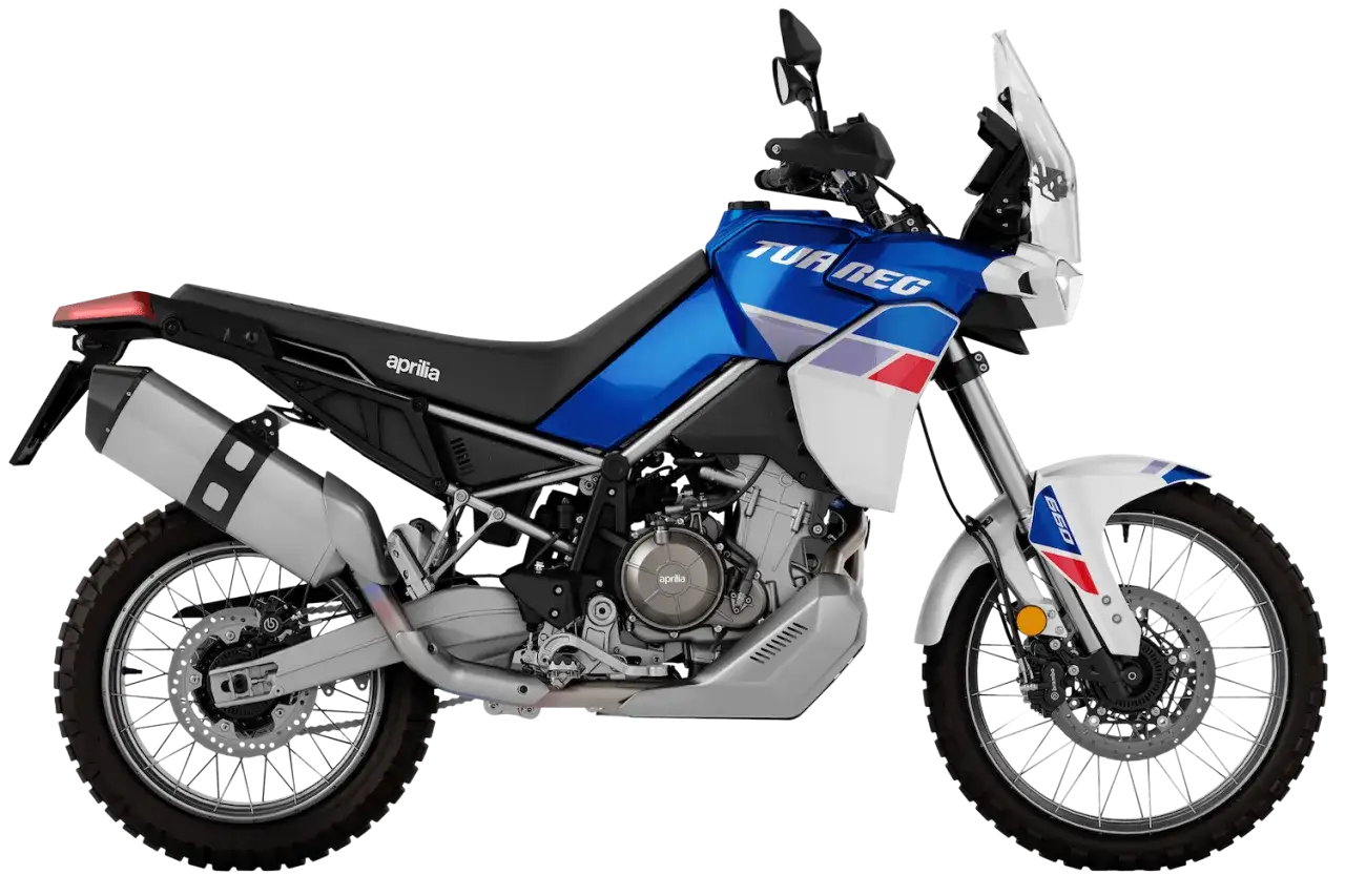 Aprilia Tuareg 660, lista para la aventura Dakar. Moto trail azul y blanca con detalles rojos y morados.